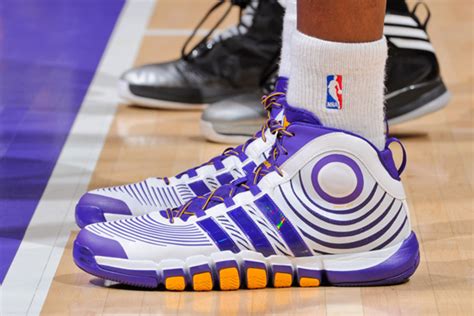 dwight howard new shoes.